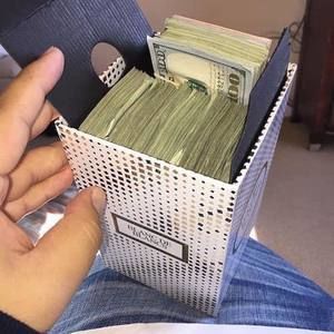 Meet your Posher, Lia